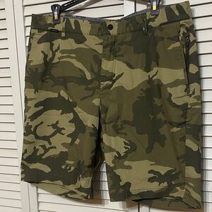 Nike Golf Modern Dri-Fit Camouflage Shorts Size 34.